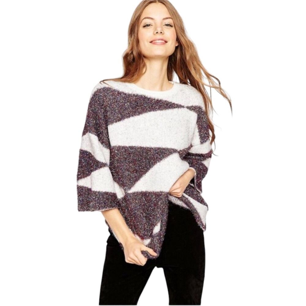 Stylish Women's Crew Neck Sweater - Black and White